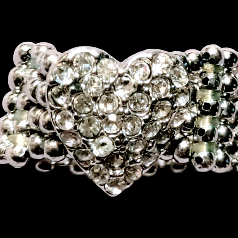 Stretch rhinestone ring
